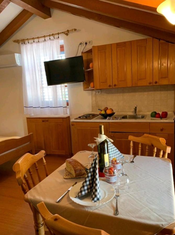 Appartments Mali Raj Врсар Экстерьер фото
