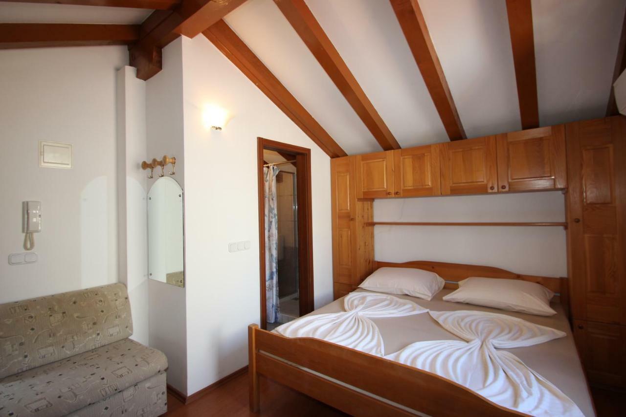 Appartments Mali Raj Врсар Экстерьер фото